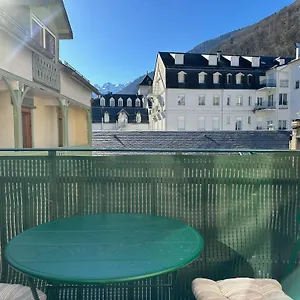 Appartement Sacaron24, T2 Bis, Centre Luchon, Wifi, Parking, Bagnères-de-Luchon